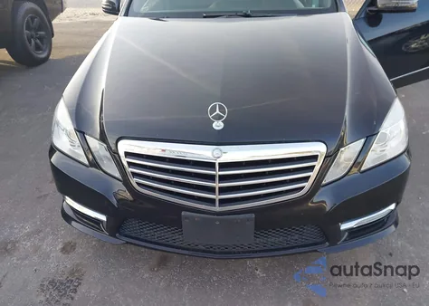 2012 Mercedes-Benz E 350 z USA, uszkodzony, nr VIN WDDHF5KB5CA645969